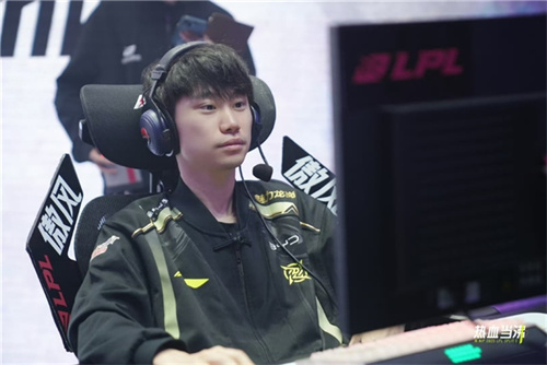 Tiger Niang Daily: Riot officially announced that it will give away limited skins for free, Xun staged textbook Qianjue