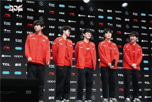 Tiger Niang Daily: Riot officially announced that it will give away limited skins for free, Xun staged textbook Qianjue